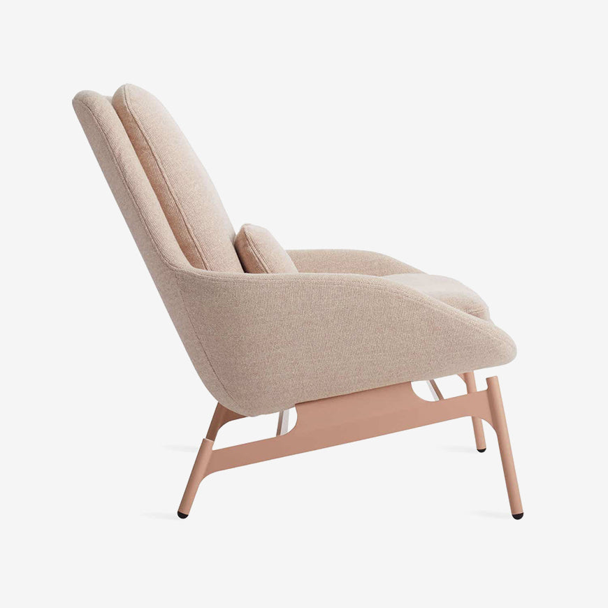 Field Lounge Chair