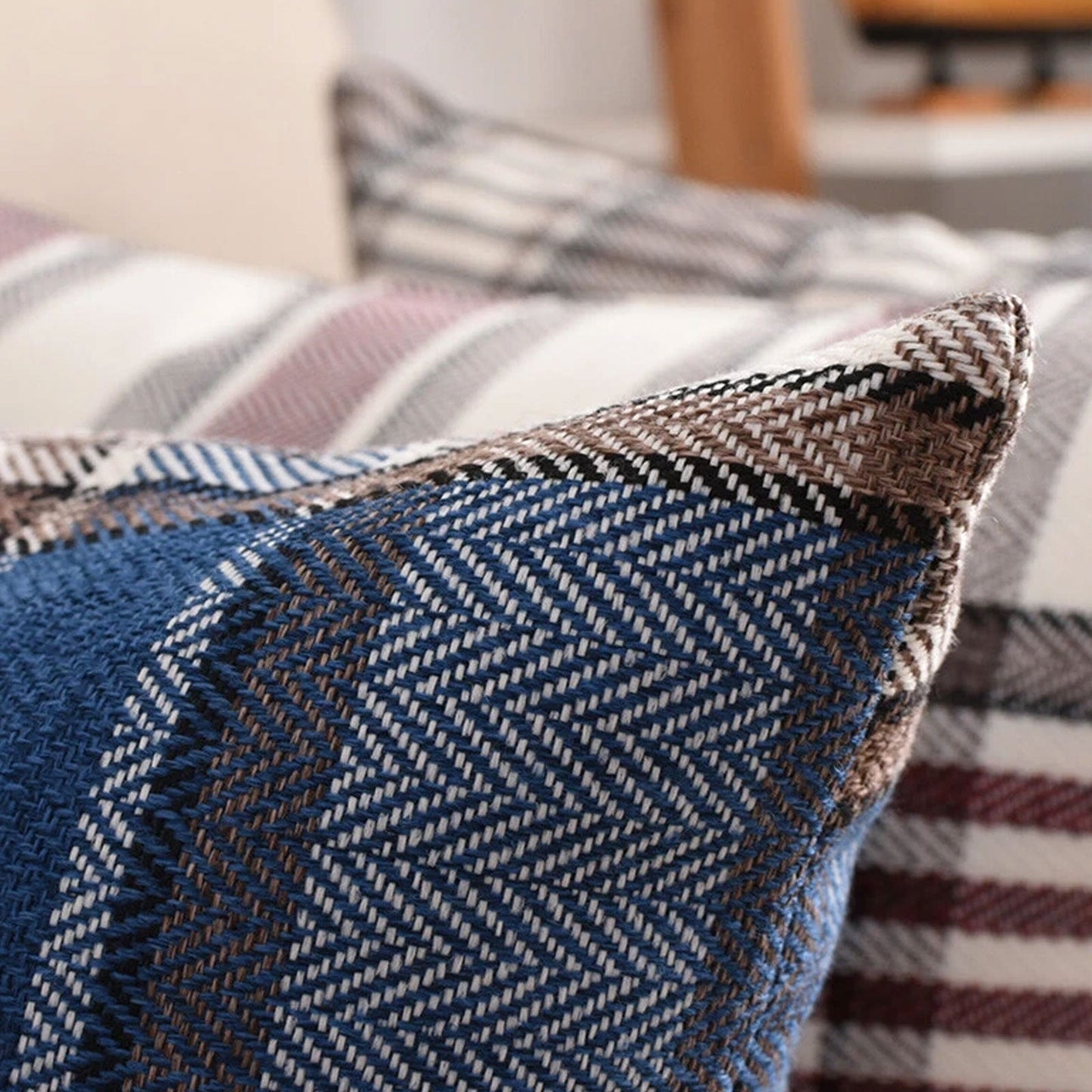 Comfy PU Sofa with Solid Wood, Spring Cushion Modern Couch with Extra Deep Seat for Living Room